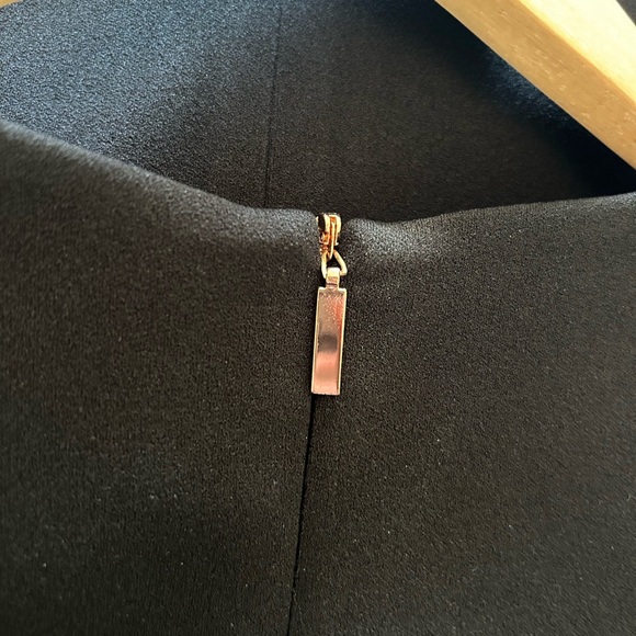 Tibi $395 Black Crepe Structured Dress Size 2 Bell Sleeve Shift Work LBD Mod - Picture 11 of 11